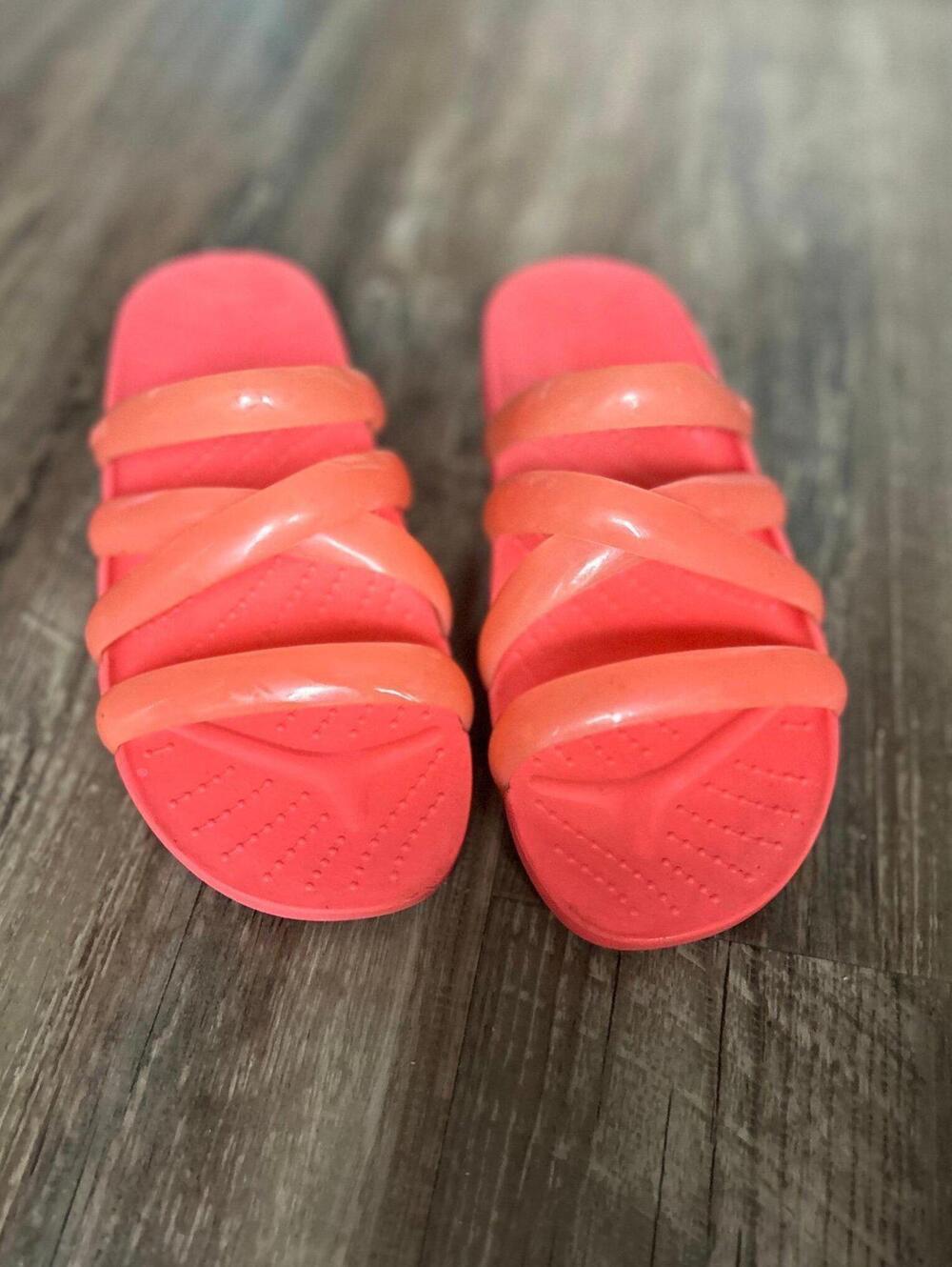 Crocs Sandals for Women Size 6 - Coral Pink in Good Condition!